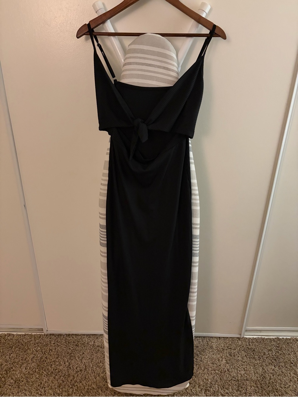 Women’s Black Knot-Front Maxi Dress